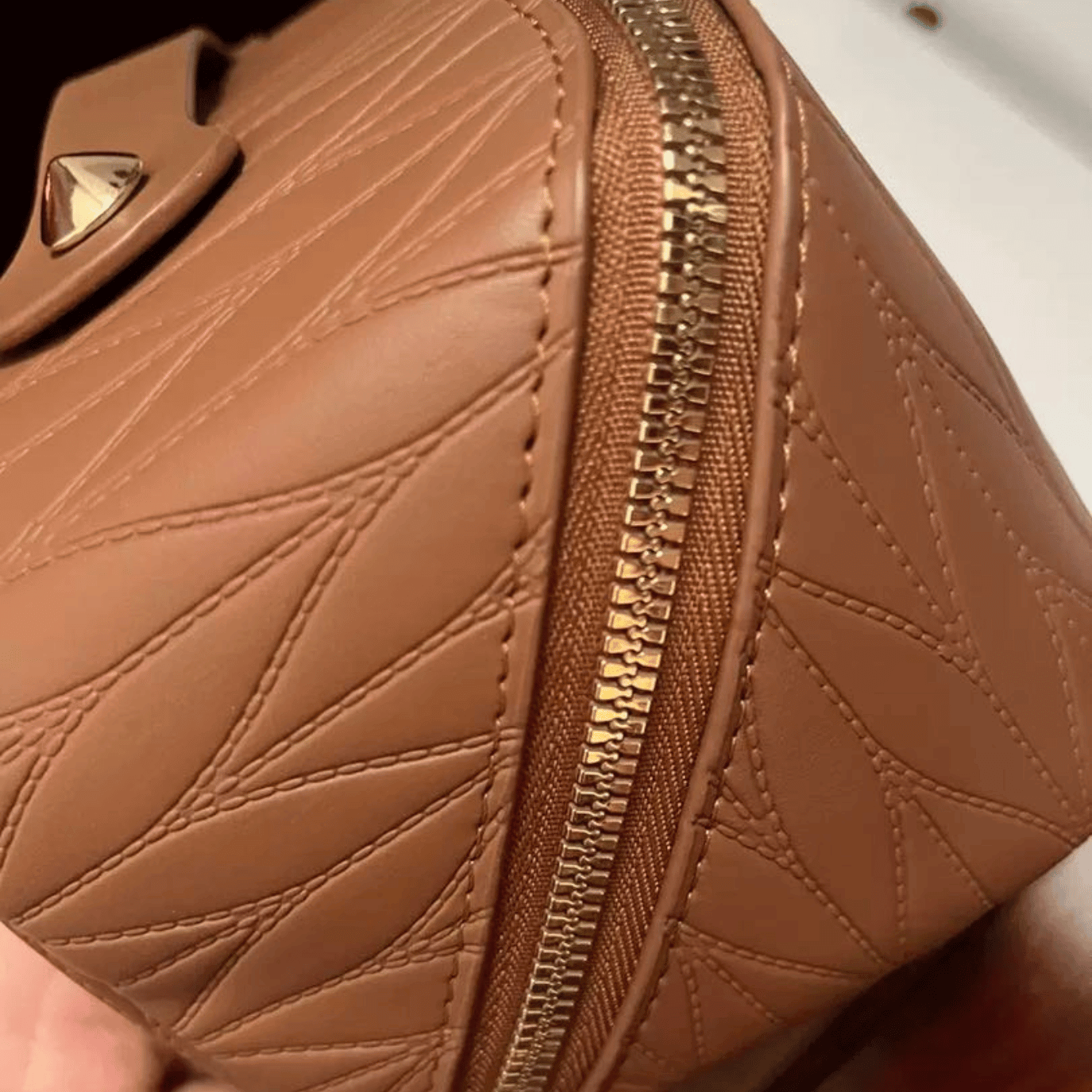 Limited Edition - Luxe Essential Makeup Bag